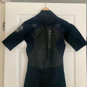 Matuse wetsuit 2mm. Short sleeve. Full. Size medium.